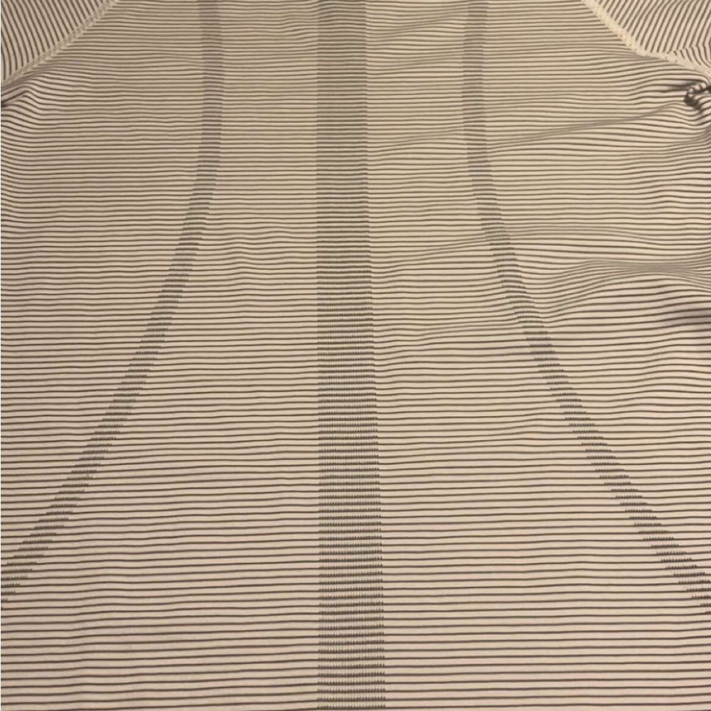 Lululemon Swiftly Tech, Size 4, White And Gray Sh… - image 2